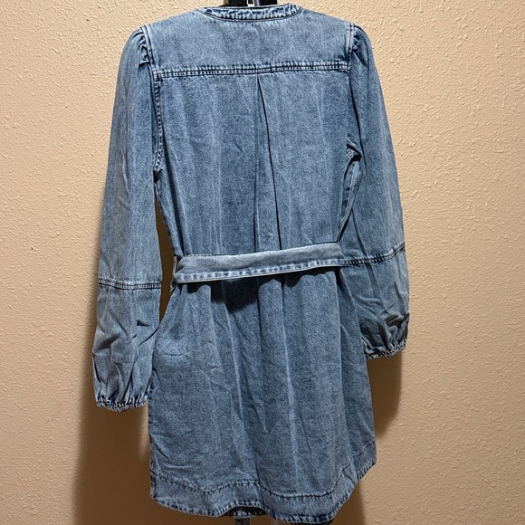Faded Denim Button-Up Dress with Belt & pockets by ‘In February’ size large - Picture 6 of 8